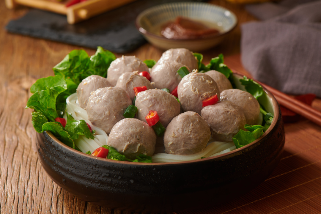 【綠博會動態(tài)】潮汕牛肉火鍋界“領(lǐng)頭?！卑撕侠飬⒄沽料嗟谄邔蒙钲诰G博會